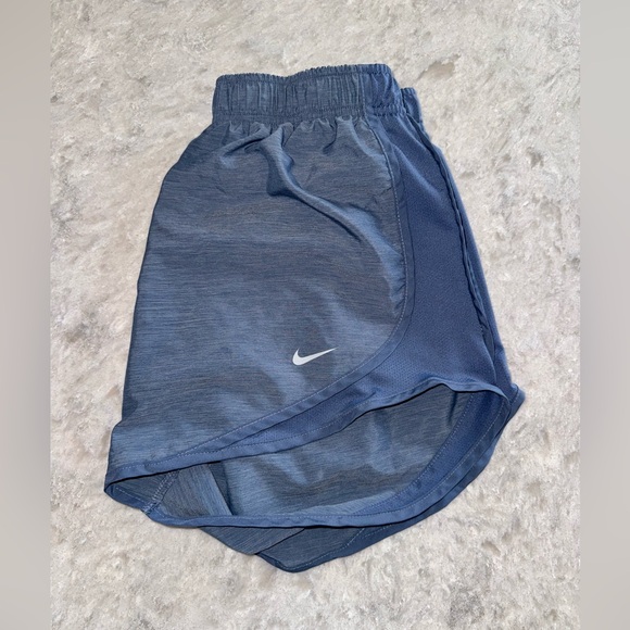 Nike Dri-Fit. Size Medium - Picture 4 of 4